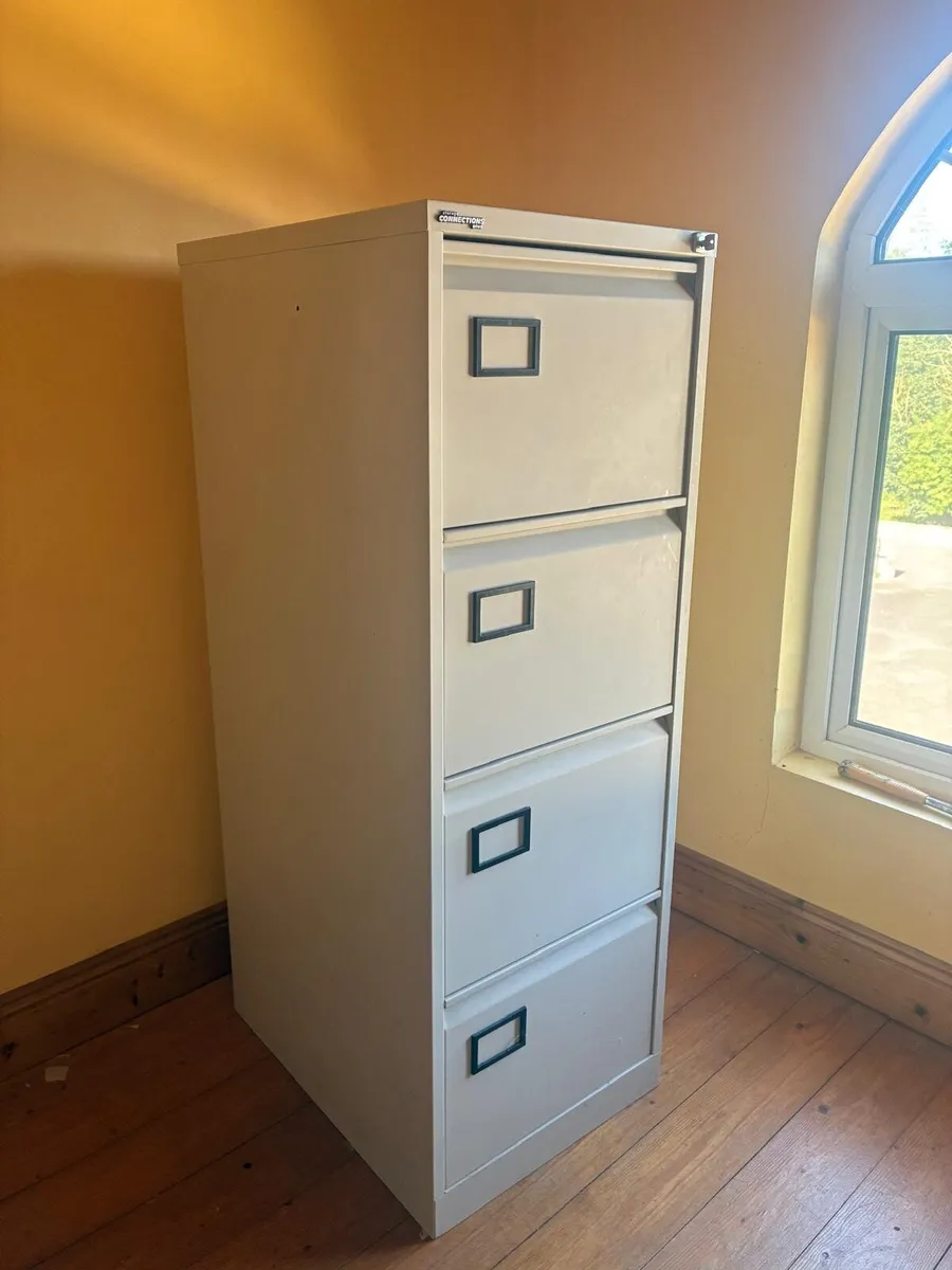 Four drawer filig cabinet - Image 2