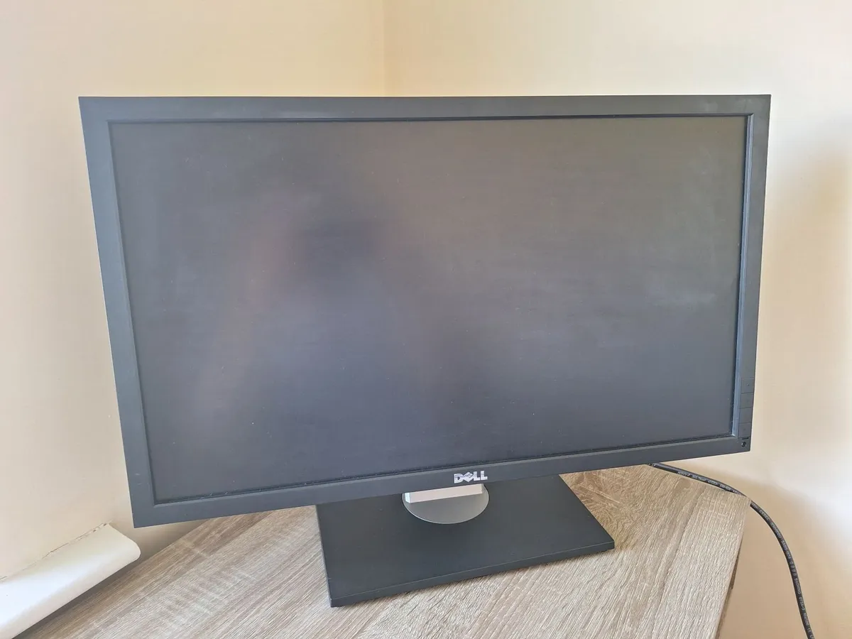 Dell 24 inch screen monitor - Image 1