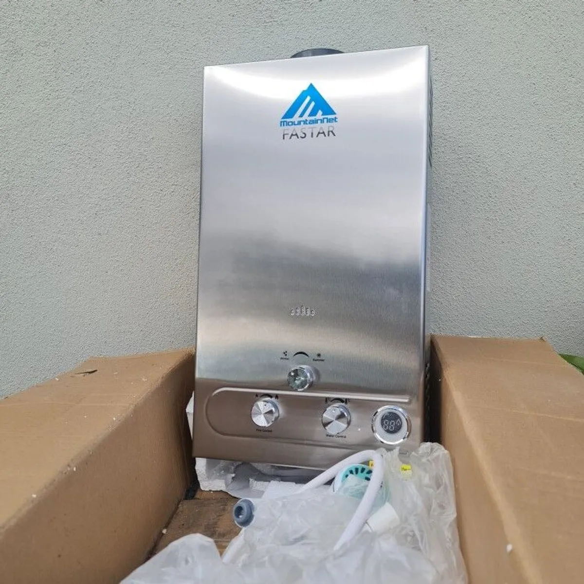 Gas shower (LPG) For mobile home, caravan or boat. - Image 1