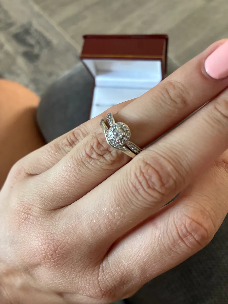 Engagement and wedding rings - Image 2