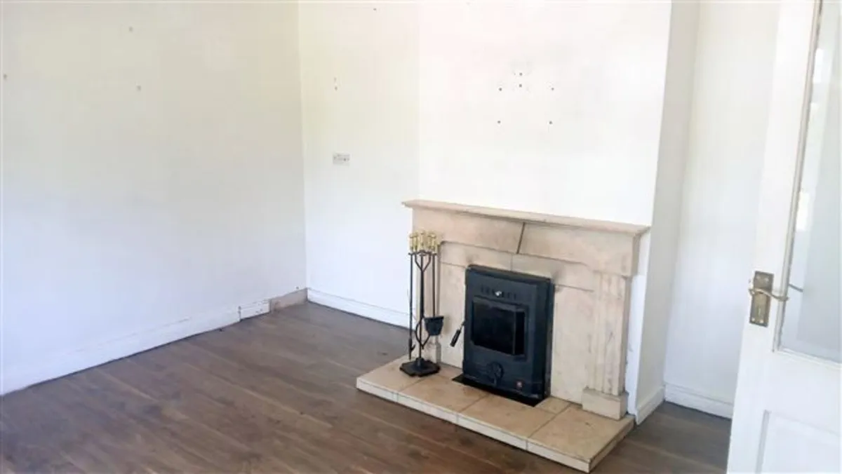 Fireplace & Stove - Image 2