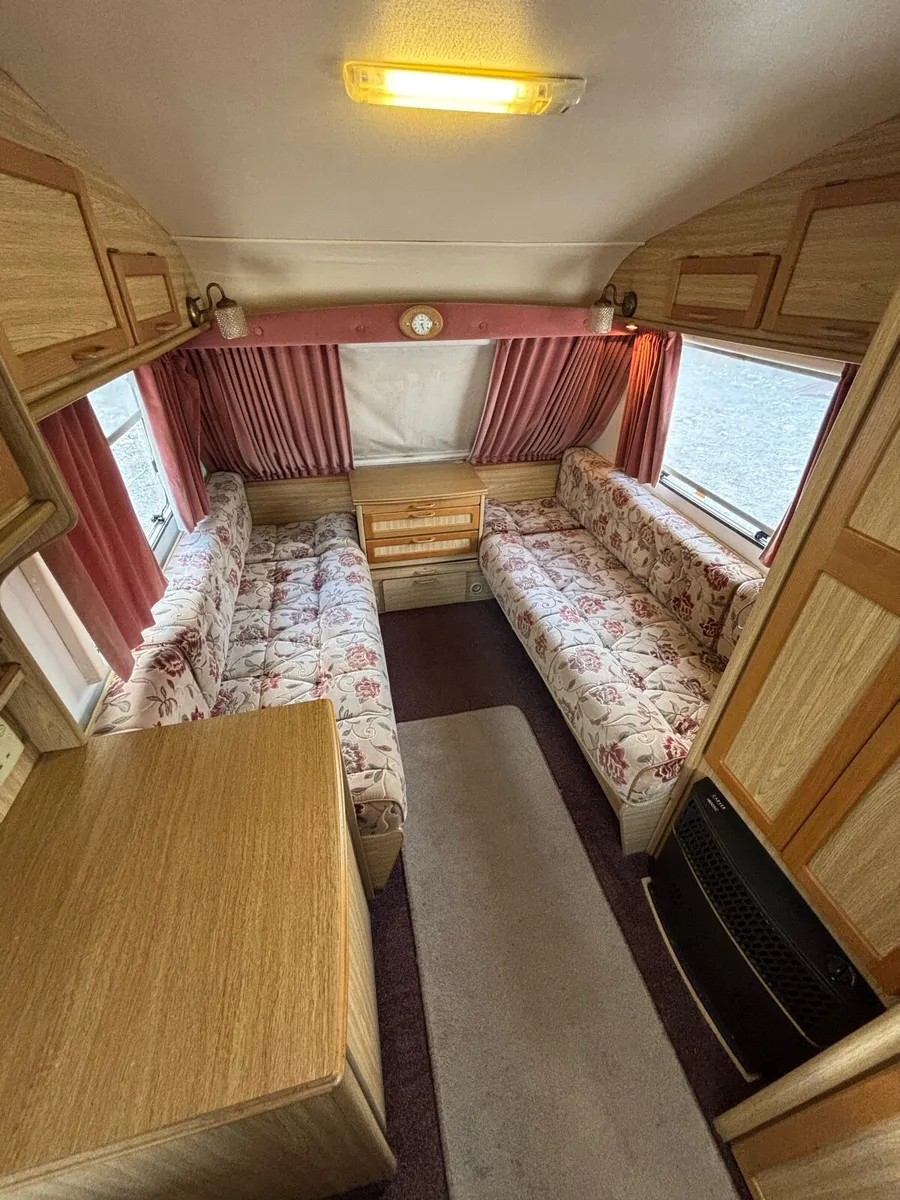 elddis Knightsbridge 2 berth + awning - Image 1