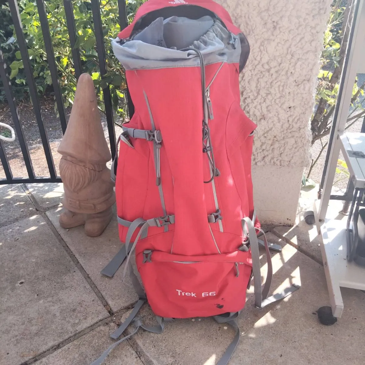 Trespass Rucksack - Image 1
