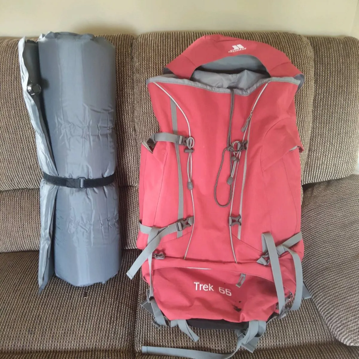 Trespass Rucksack - Image 2