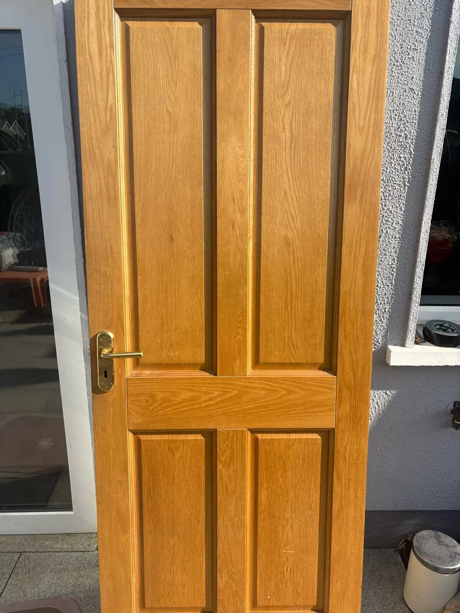 Oak doors and fireplace - Image 1