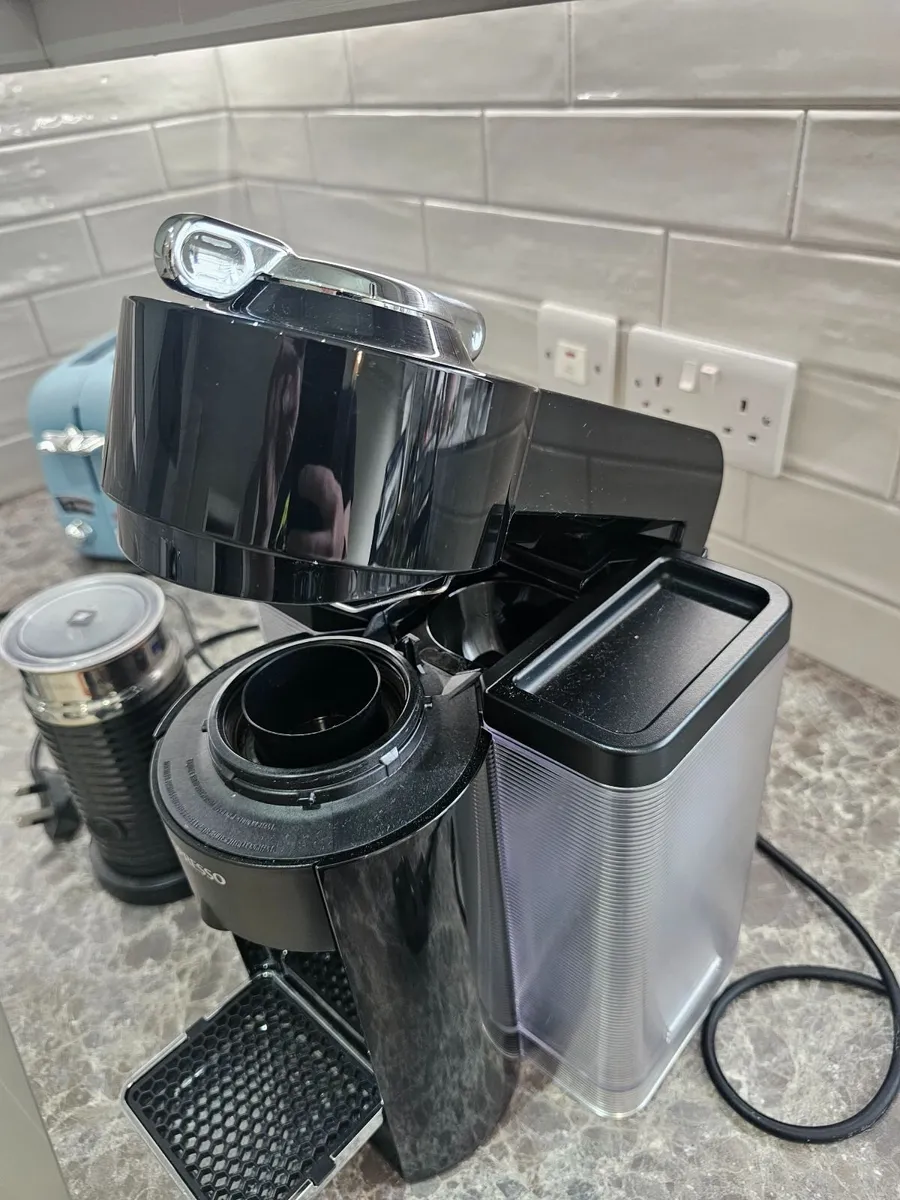 Nespresso Vertuo coffee machine - Image 2
