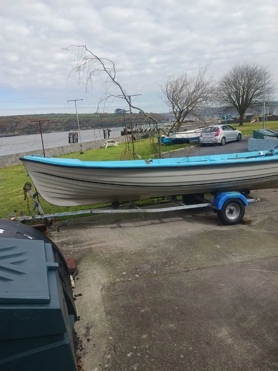 19ft Lake Boat(Anglers Fancy), & Engine - Image 3