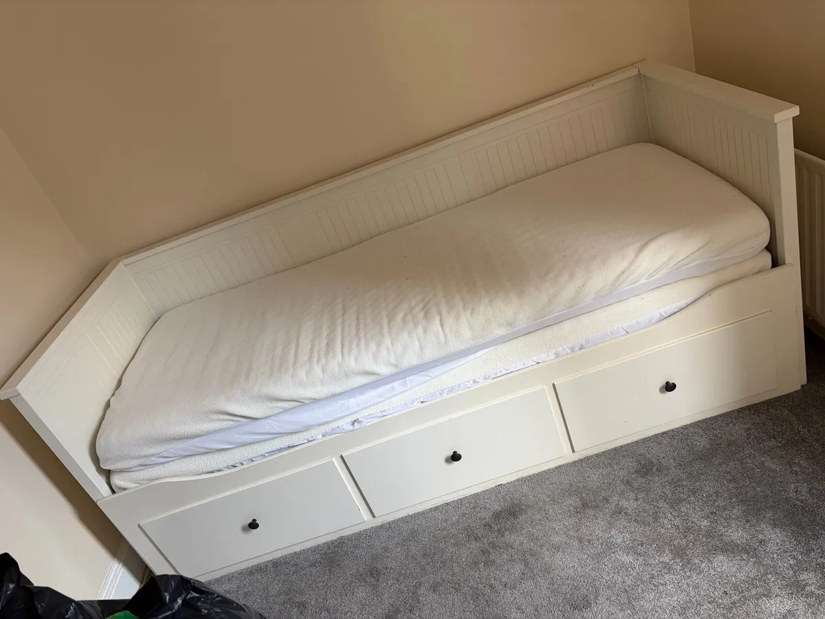 Day bed - Image 2
