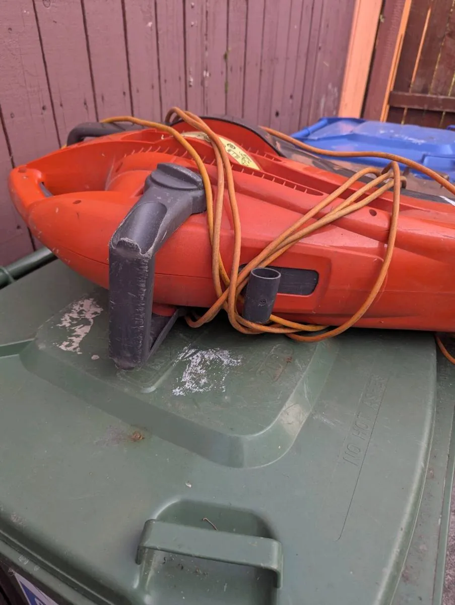 leaf blower - Image 1