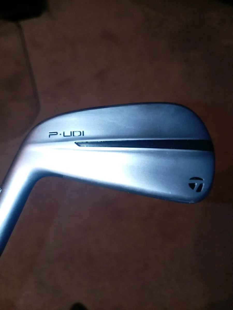 Taylormade Utility 2 iron - Image 1