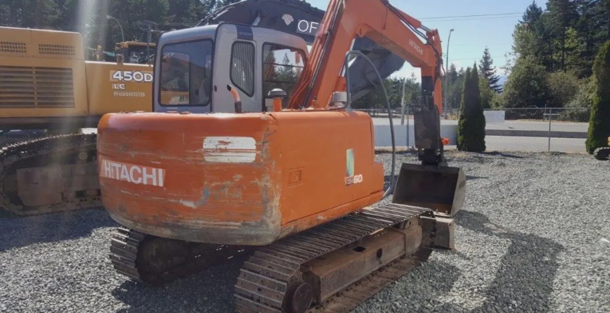Looking for 6 to 10 tonne digger - Image 2