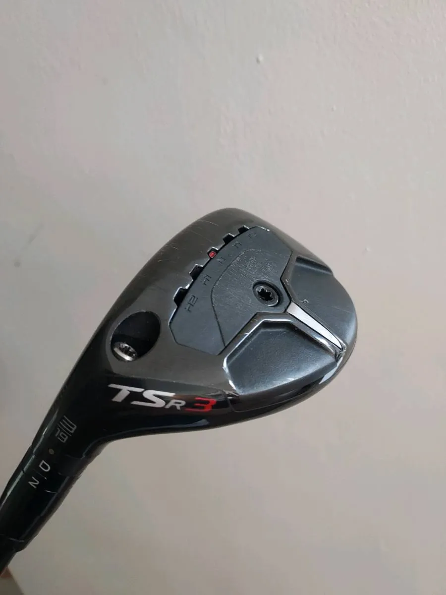 Left handed titleist tsr3 hybrid - Image 1