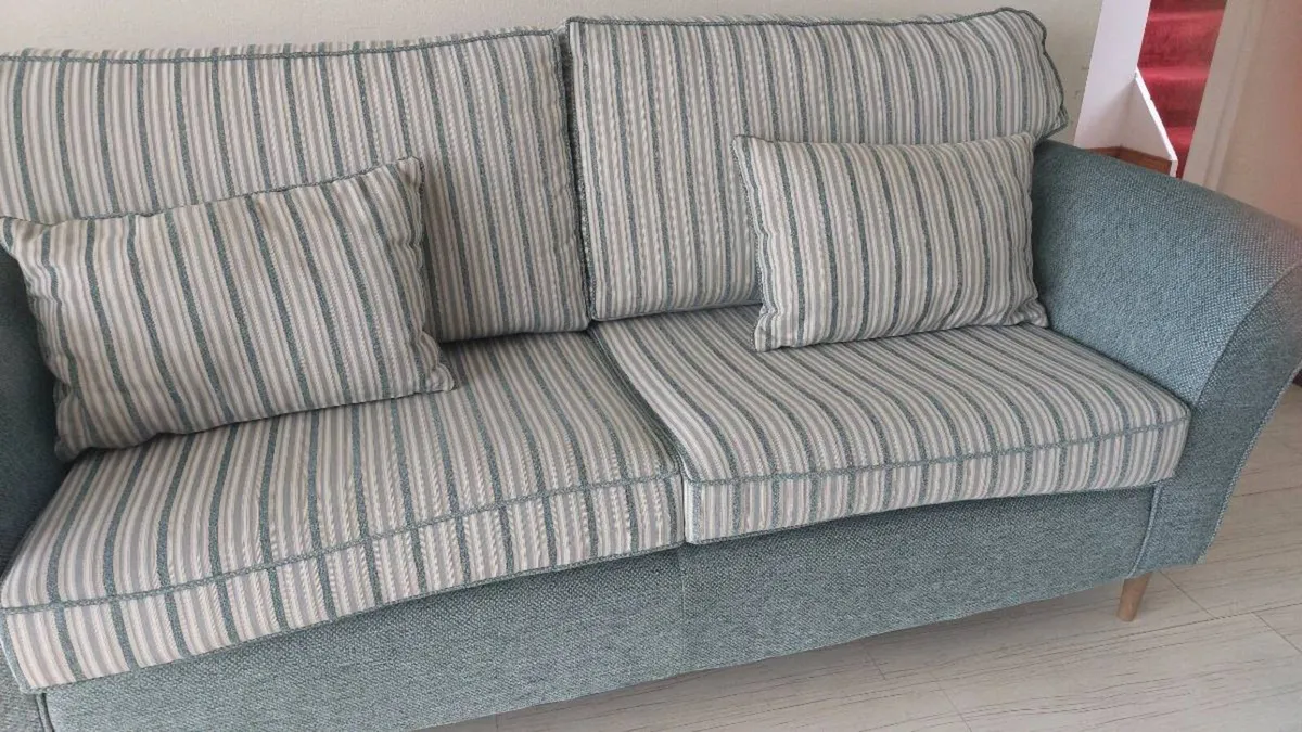 Suite of furniture - Image 4