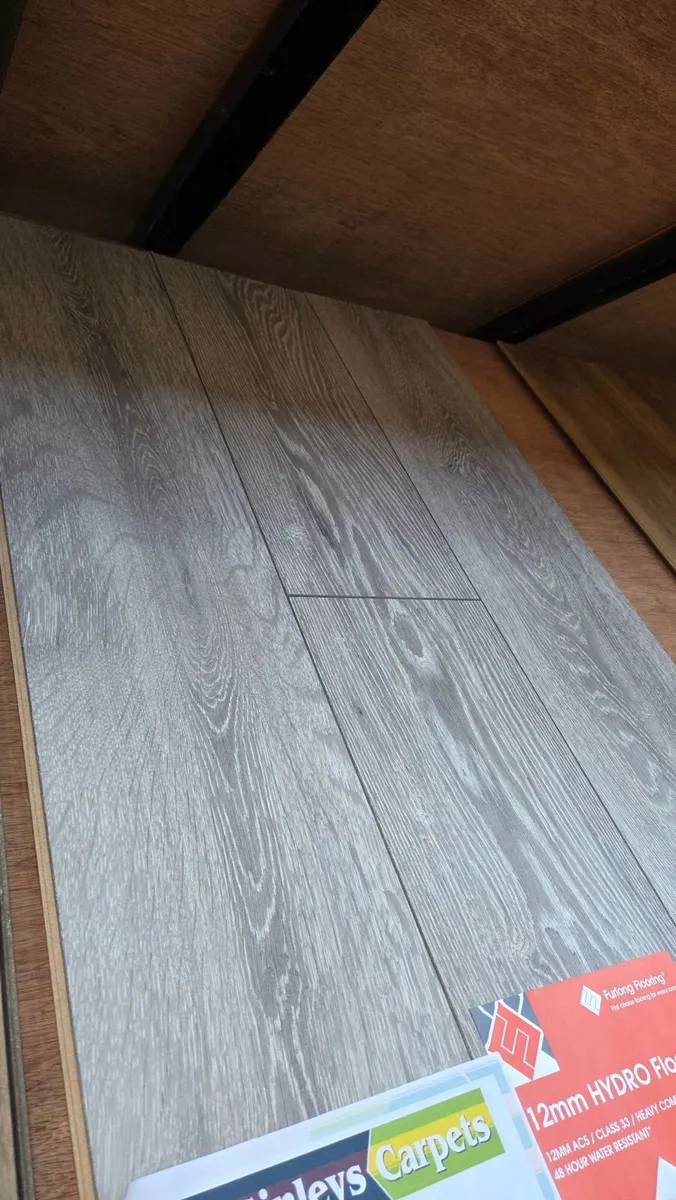 12mm  Wooden Flooring laminated - Image 3
