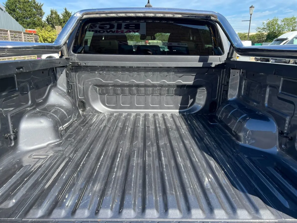 VB - 2023 Volkswagen Amarok PickUp Van - Image 3