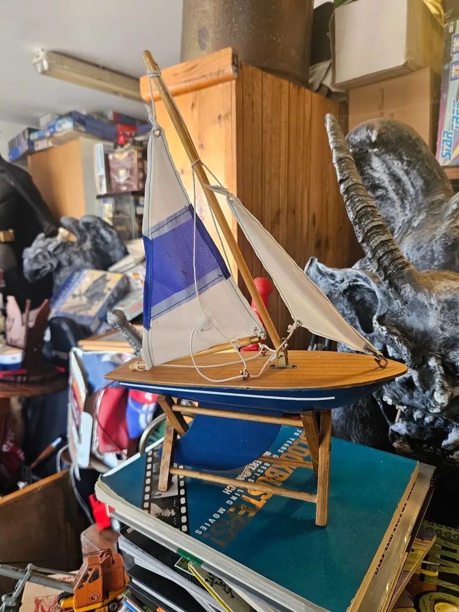 Pond Yacht - Image 2
