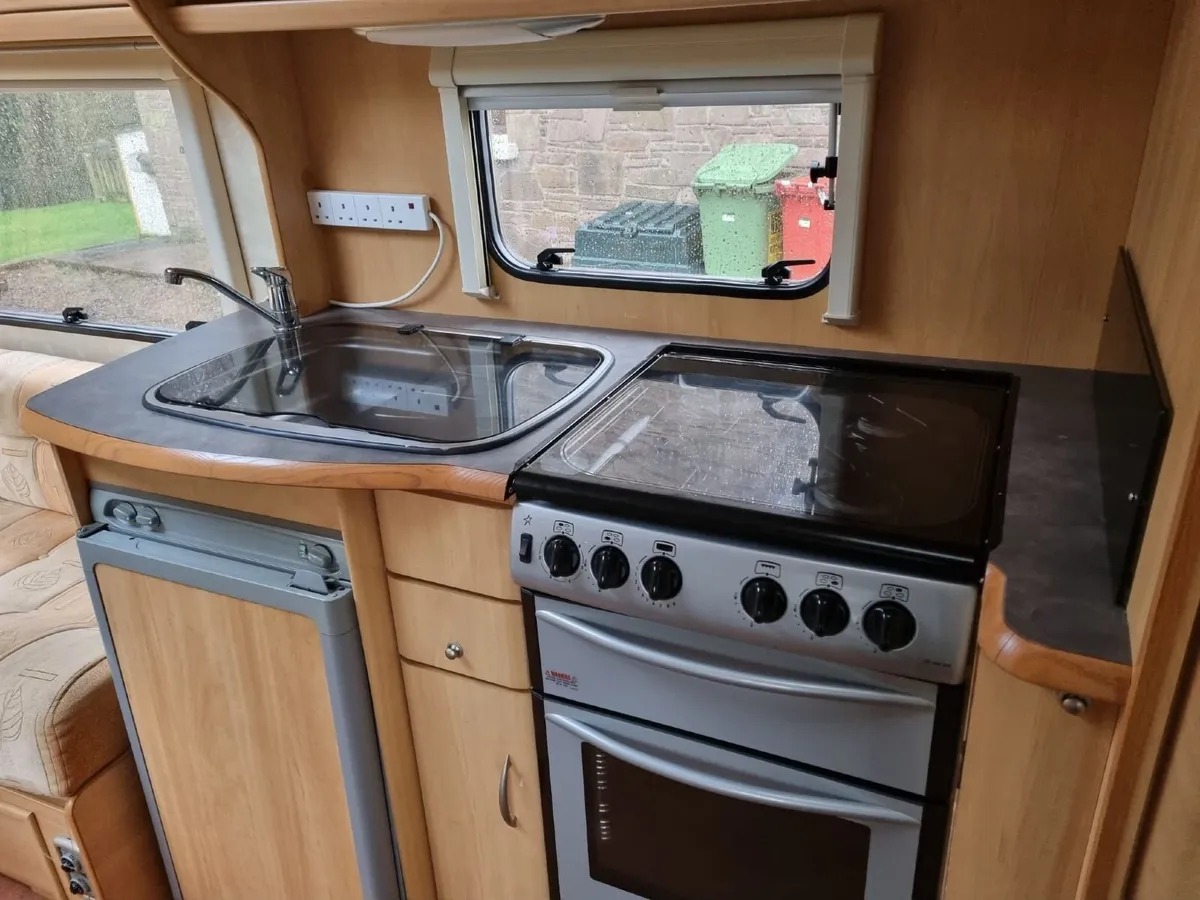 Caravan - Image 2