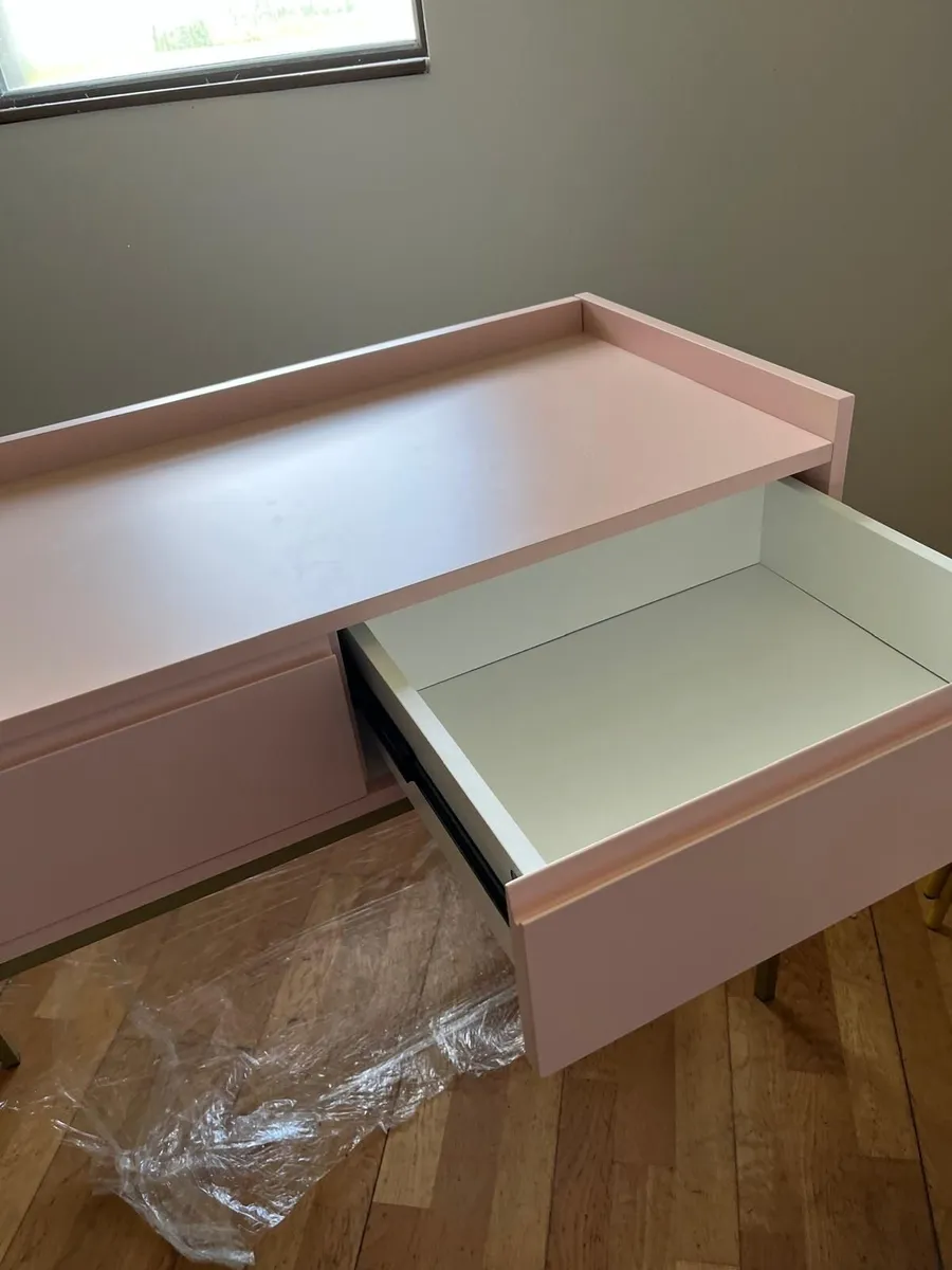 Dressing Table - Image 1