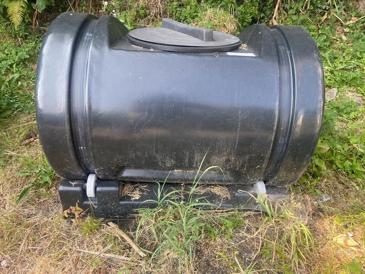 Rotary compost bin - Image 1