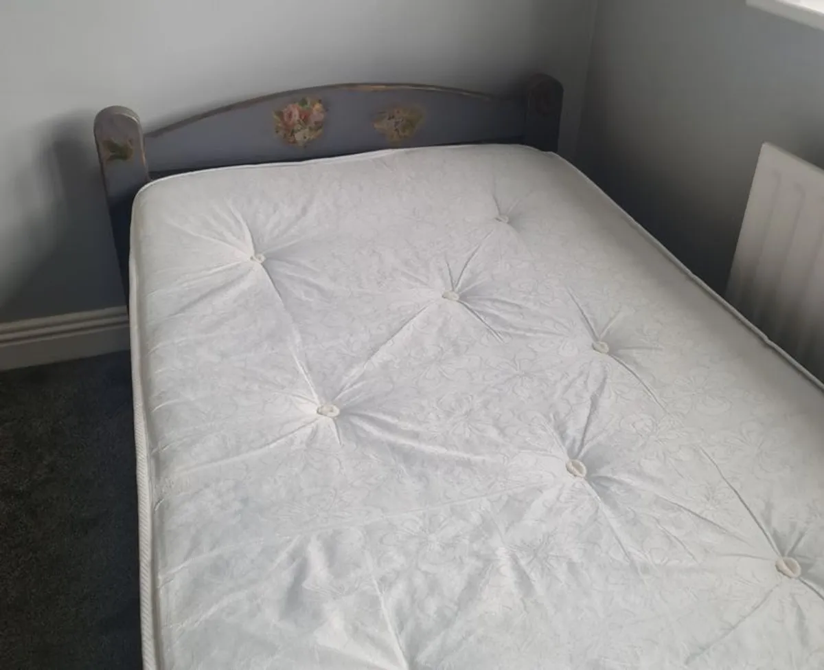 single bed - Image 2