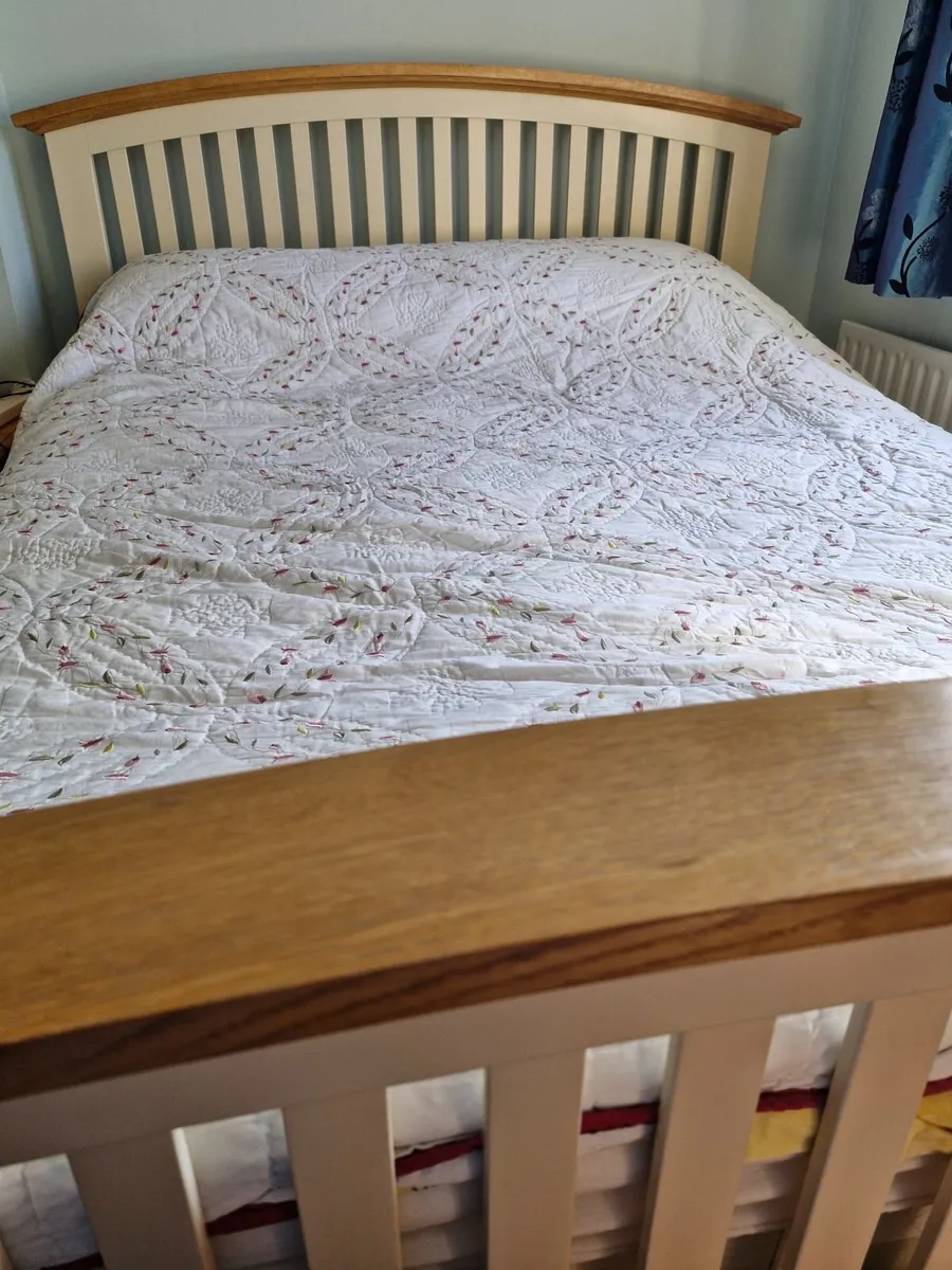 King wood bedframe - Image 3