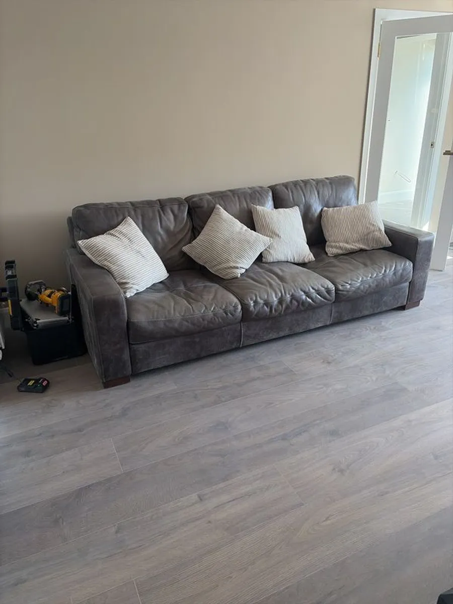 suite of furniture - Image 2