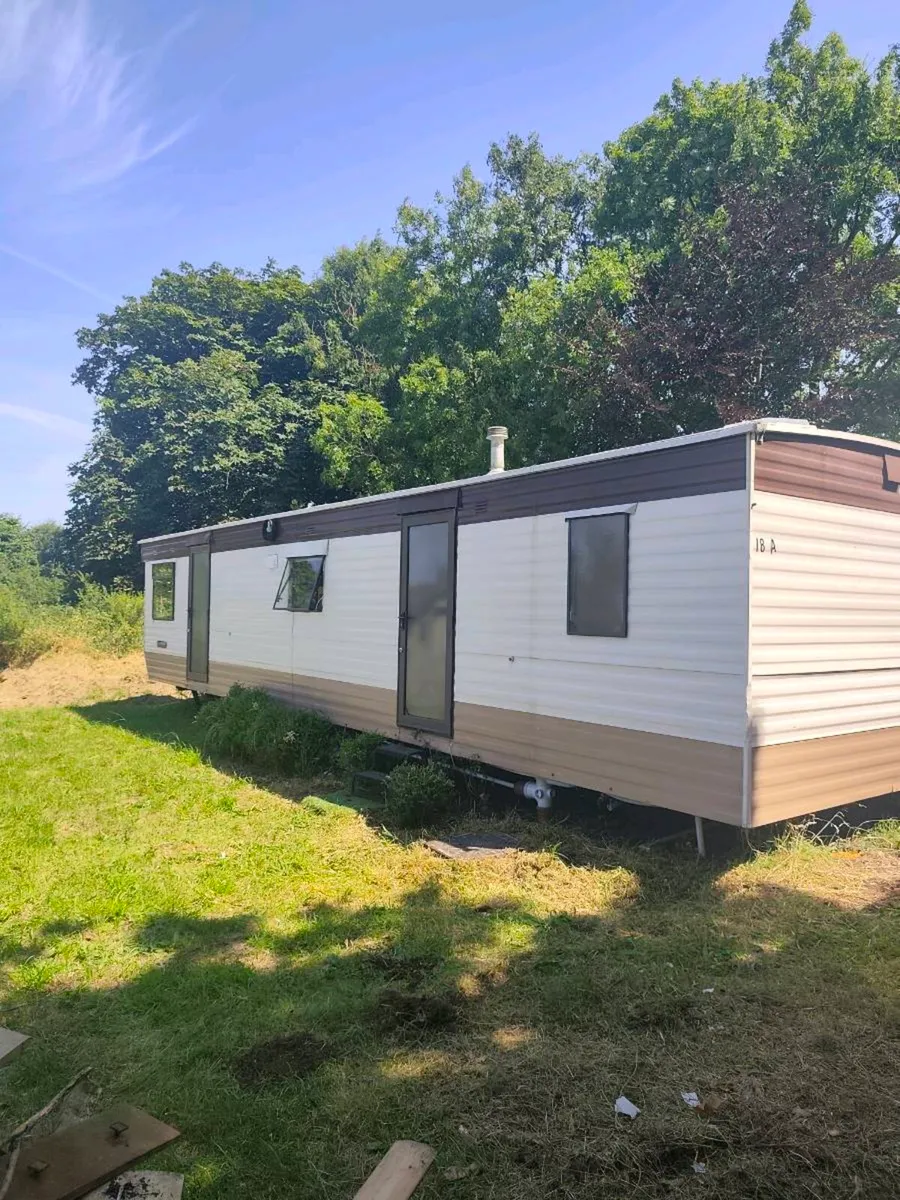 Mobile home - Image 1