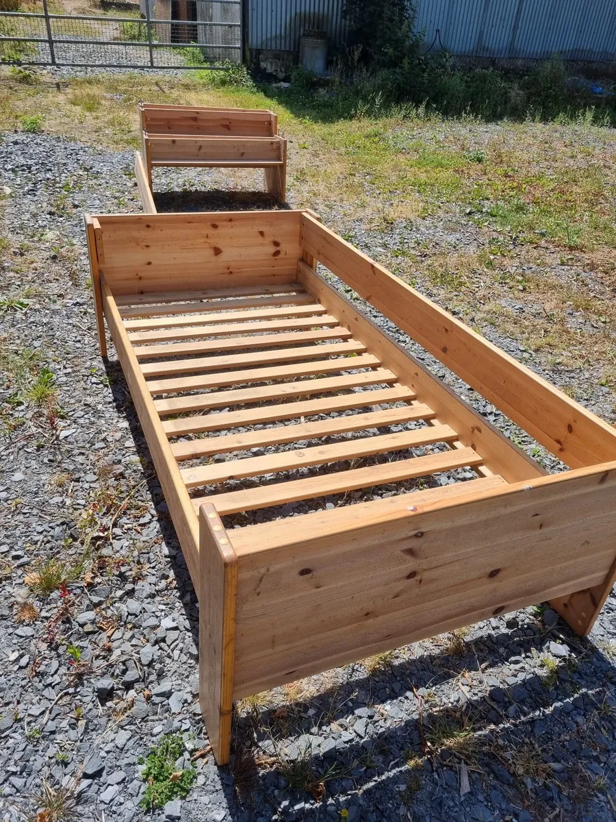 Bed - Image 1
