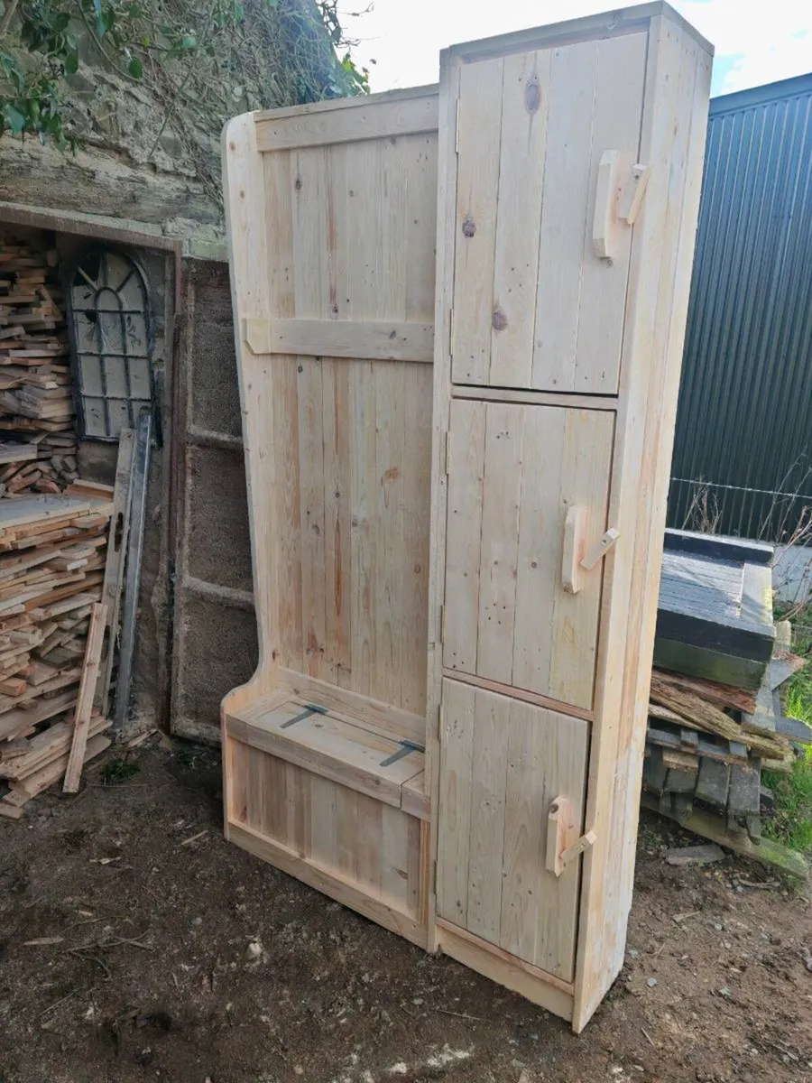 Rustic hallway storage - Image 2