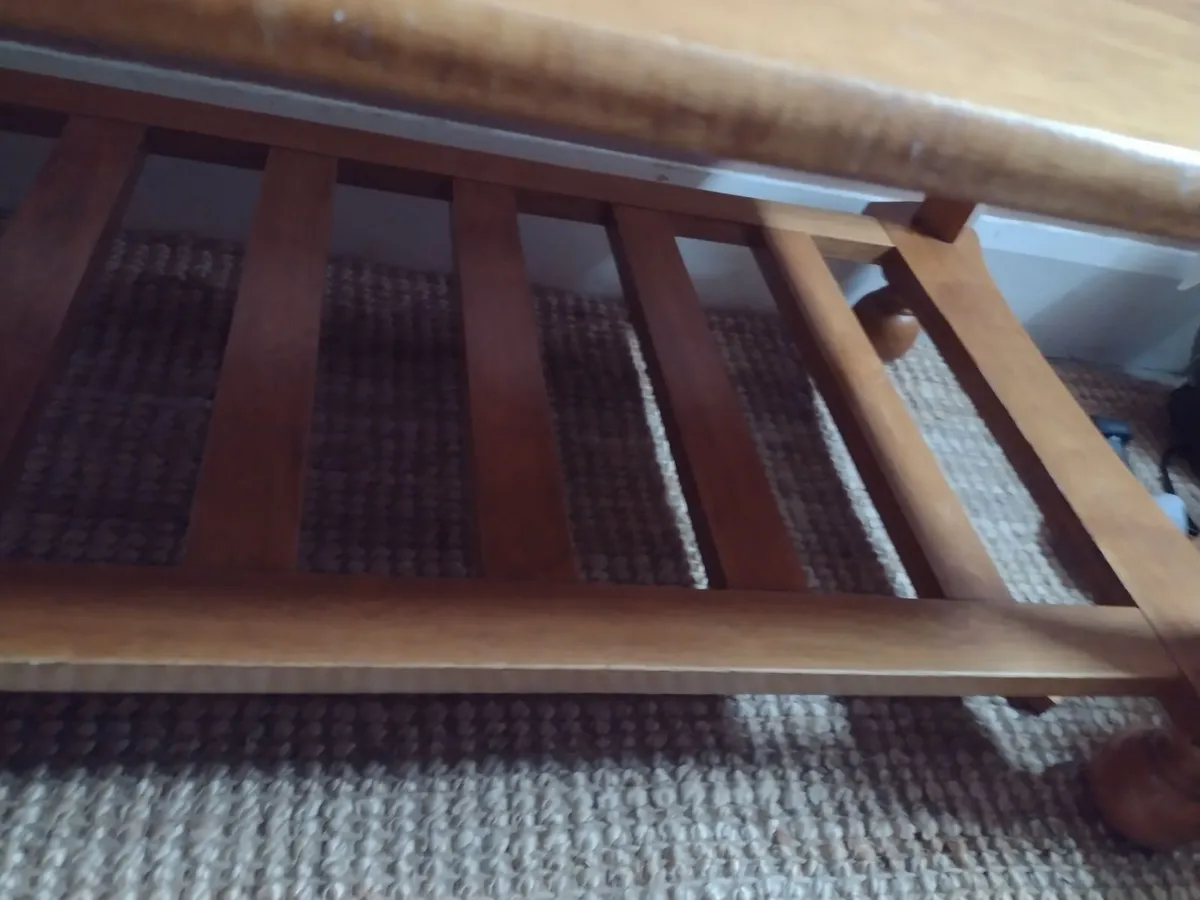 Large Oak coffee table - Image 3