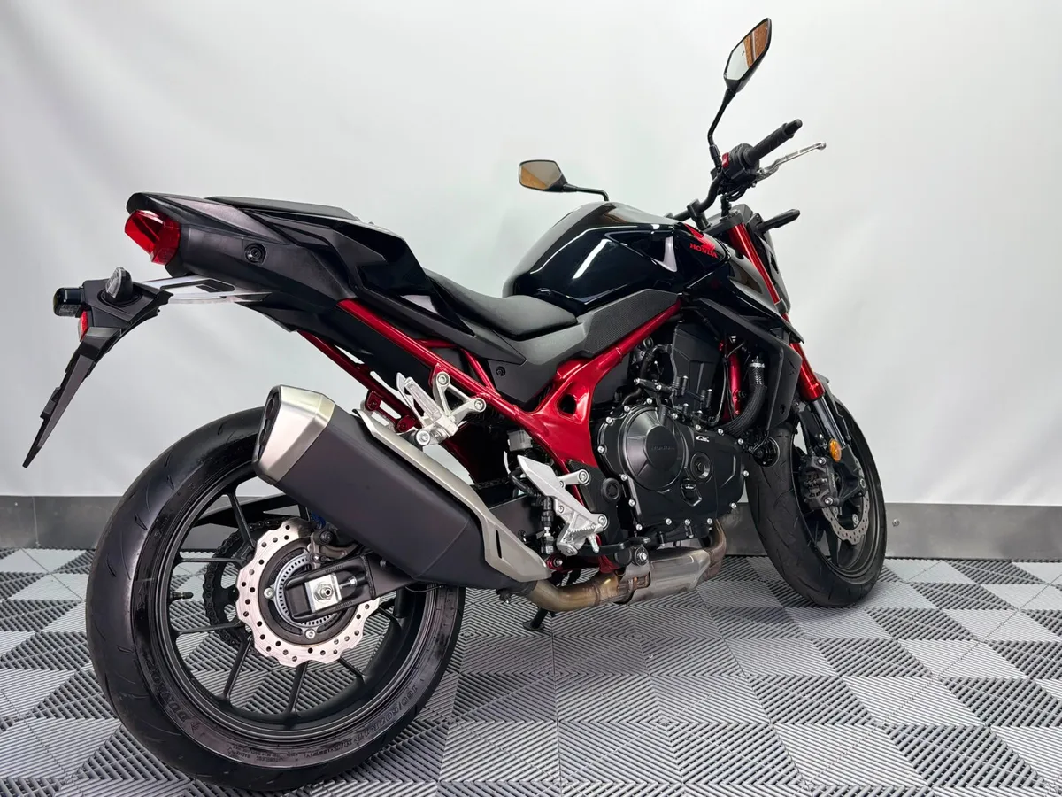 2024 Honda CB 750 Hornet - Image 3