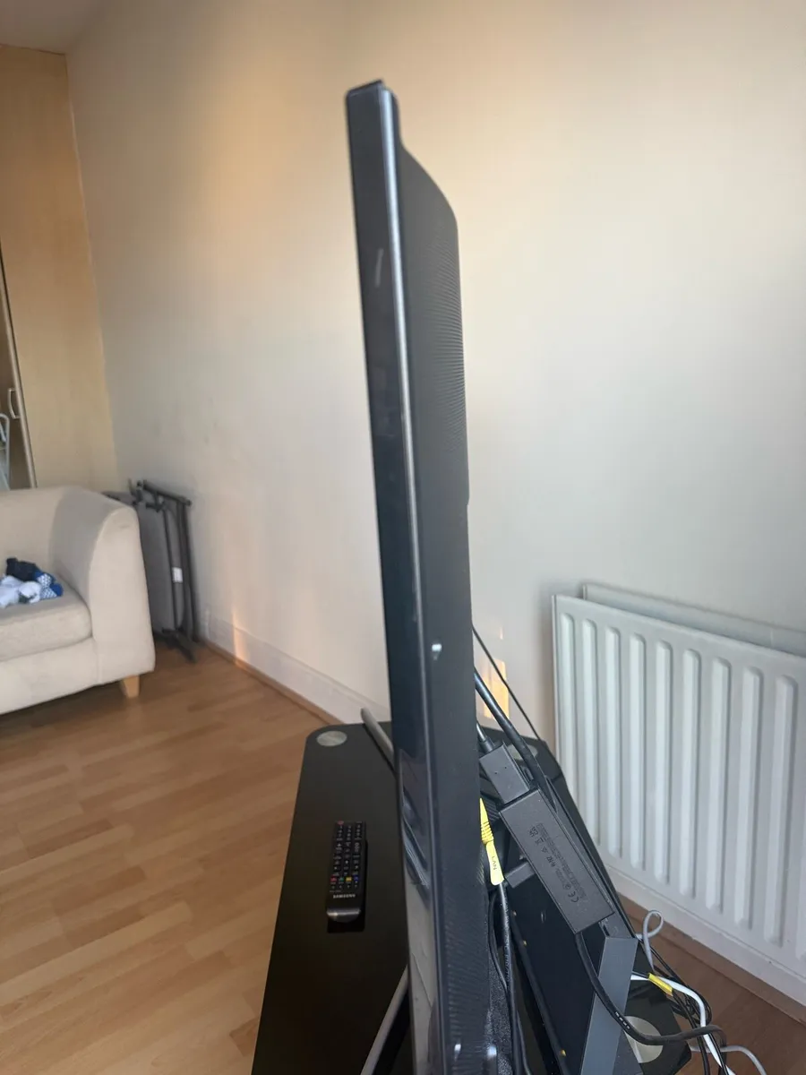Samsung 50inch 4K Ultra HD HDR Tv - Image 3