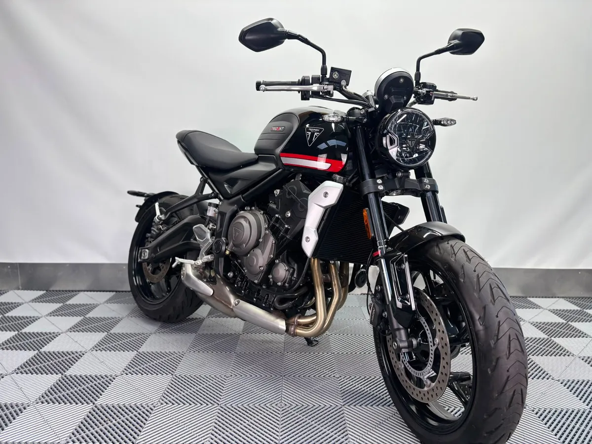 2022 Triumph Trident 660 - Image 2
