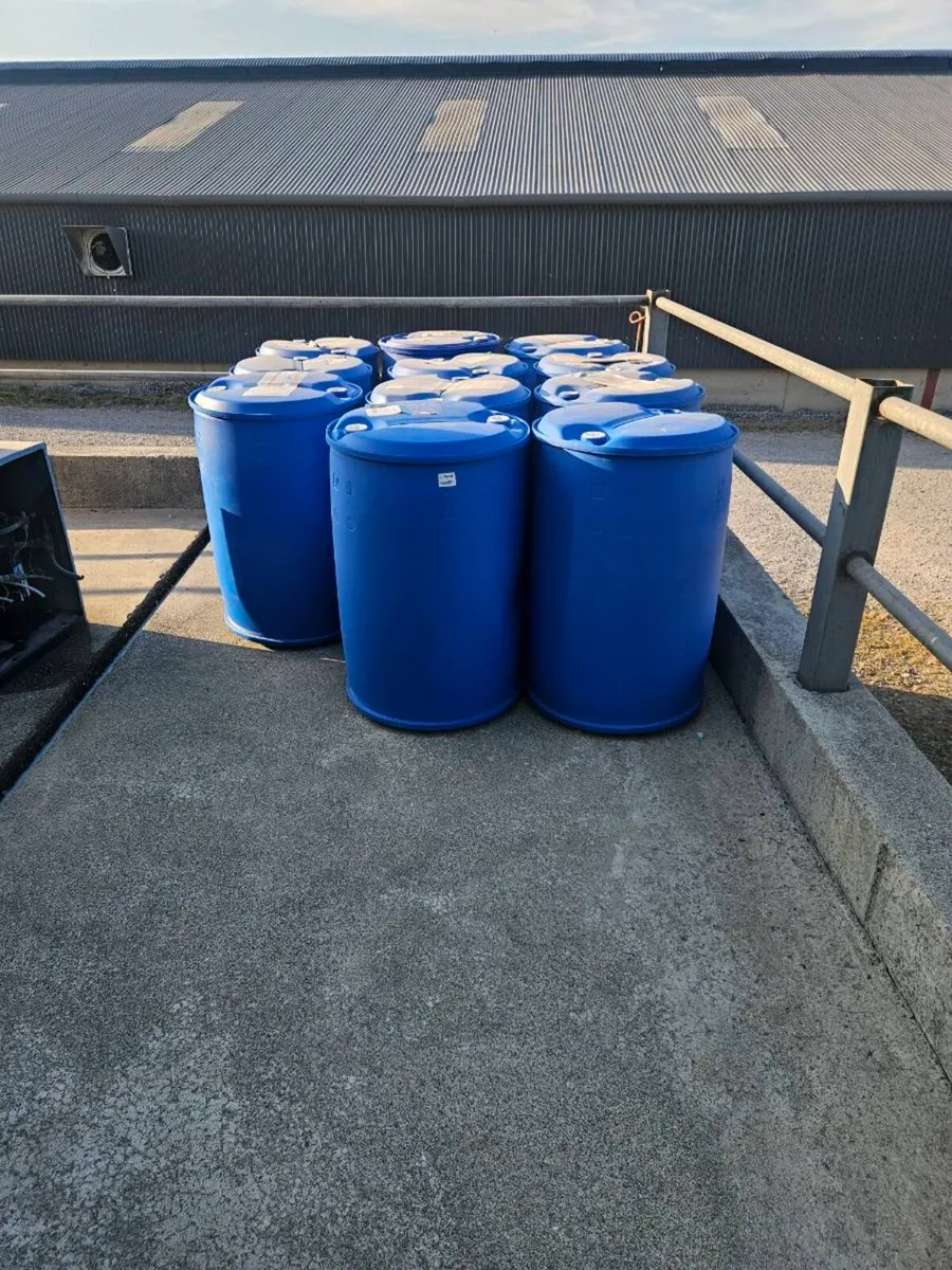 200 litre barrels