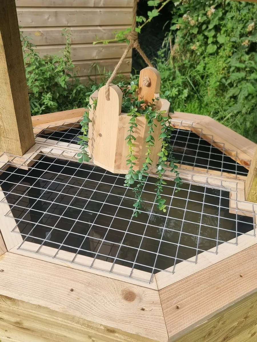 Handbuilt wooden wishing well - Image 3