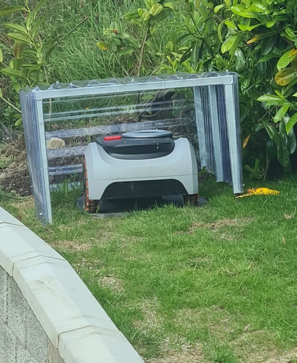 Robot lawnmower shade garage