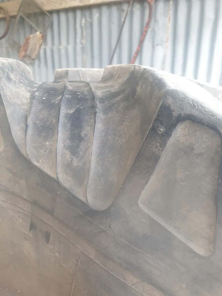 16.9 R34 Tarus Tractor Tyre - Image 2