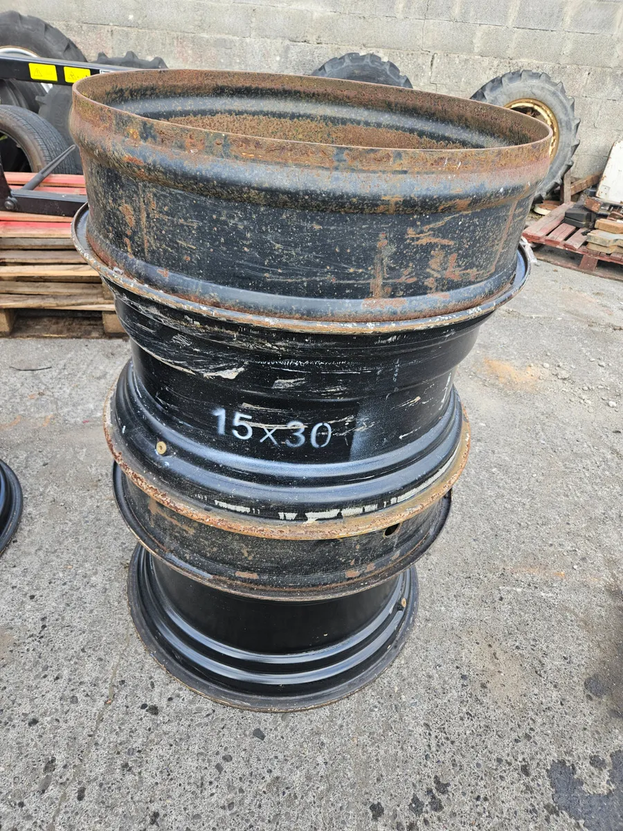 Dual wheels - Image 1