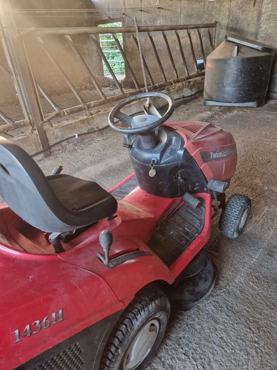 Ride on lawn mower - Image 3