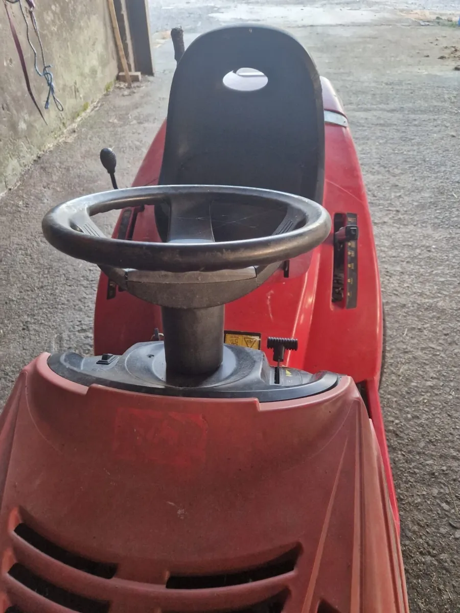 Ride on lawn mower - Image 4