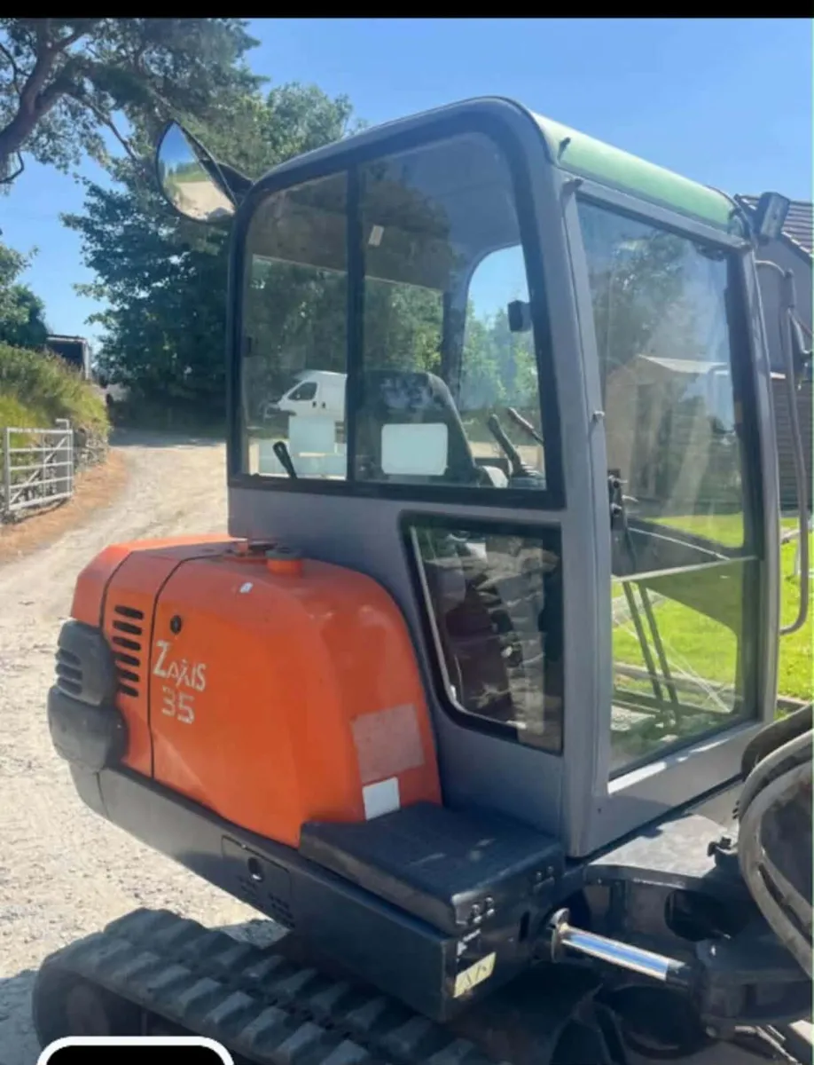 Hitachi zx35 digger - Image 2