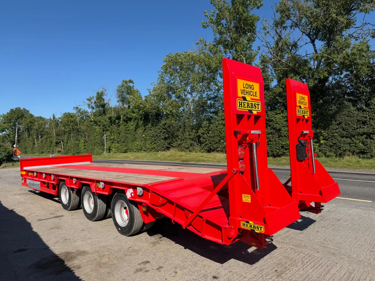 *** HERBST 33 TONNE LOW LOADER *** - Image 4