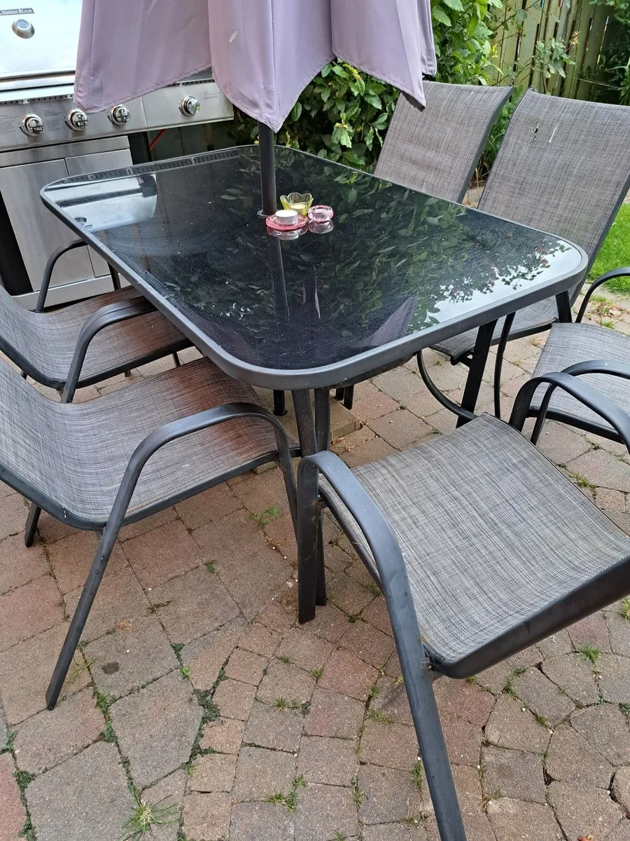 Patio furniture free to take away - Image 1