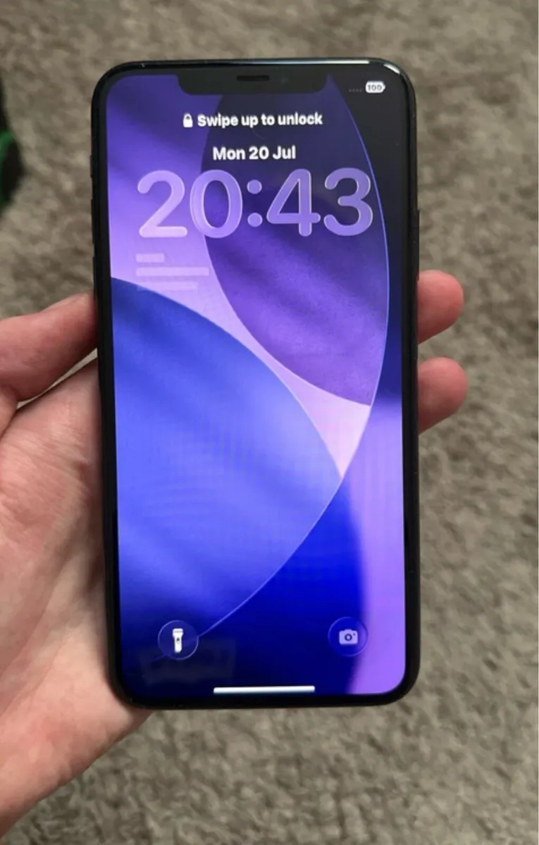 iPhone 11 Pro Max - Image 1