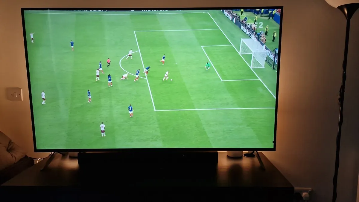 LG QNED82 65" + LG US60TR 5.1 Wireless Sound Bar - Image 4