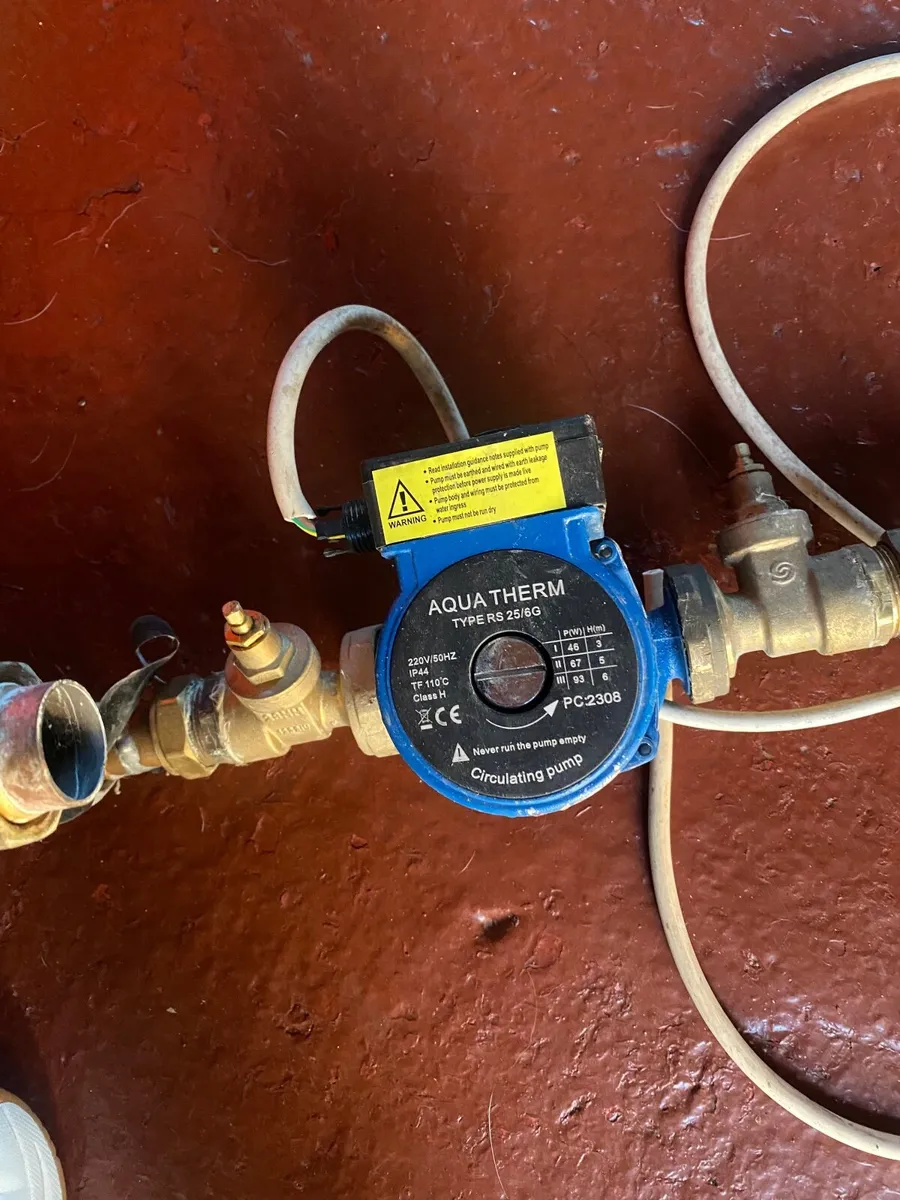 2 Circulation pumps - Image 1
