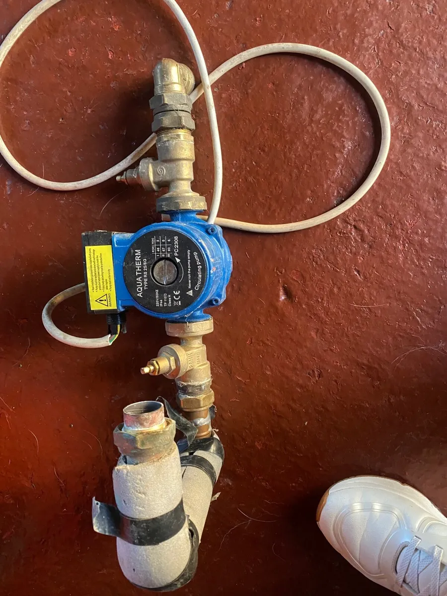2 Circulation pumps - Image 2