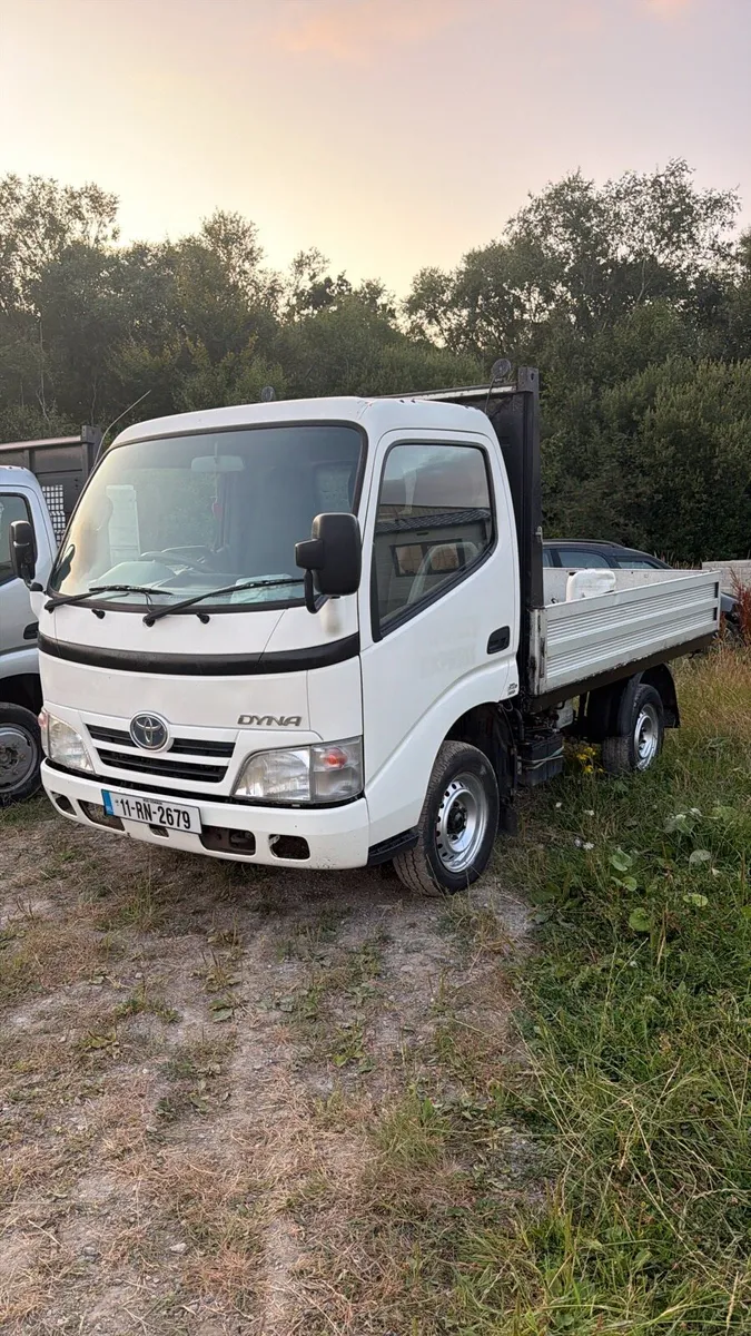 2011 Toyota Dyna - Image 1