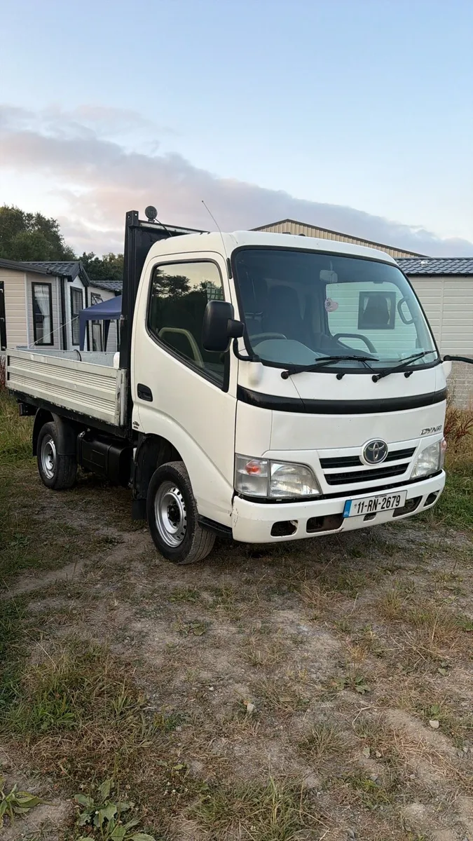 2011 Toyota Dyna - Image 2