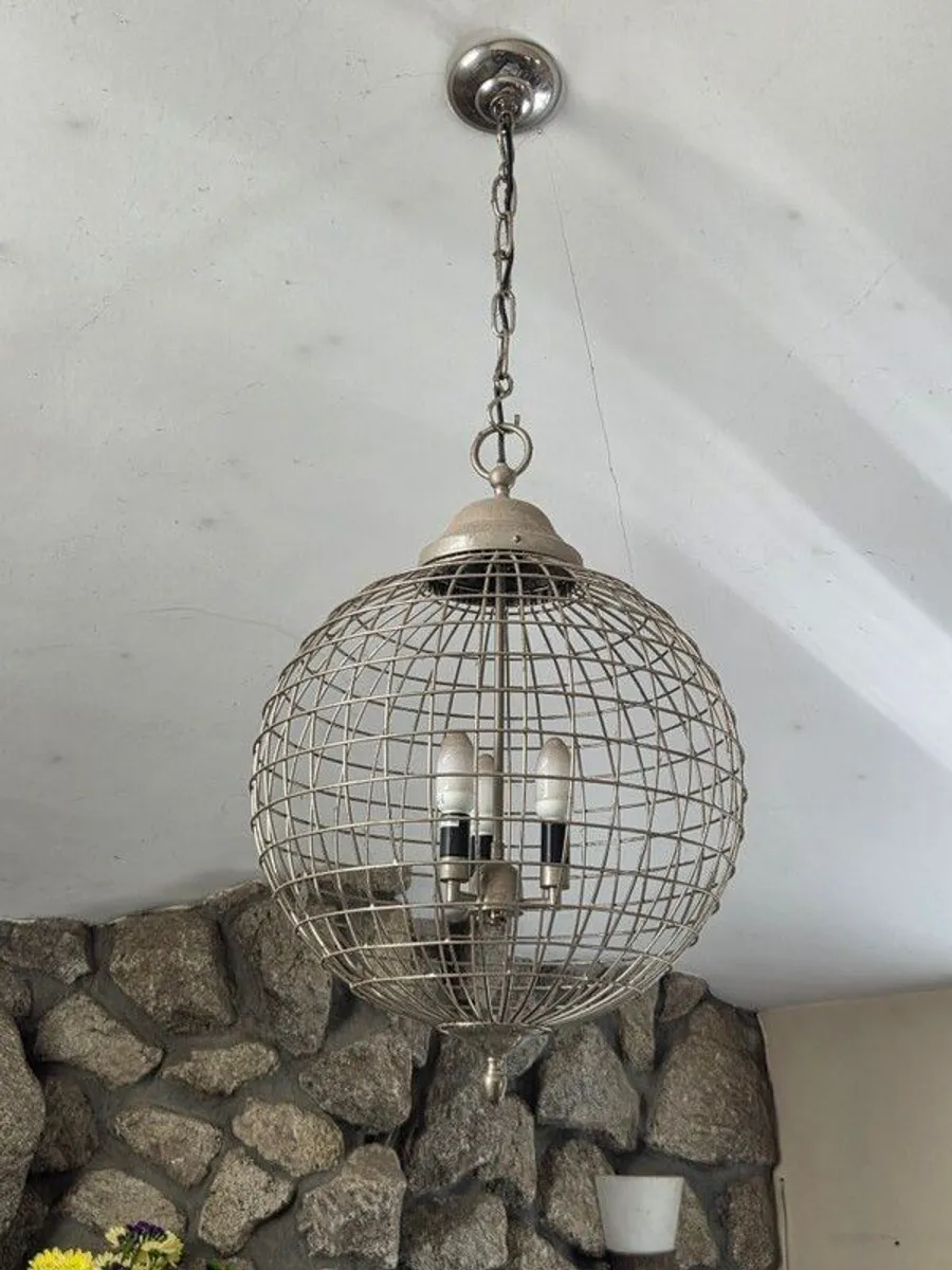 Feature centre piece pendant - Image 1